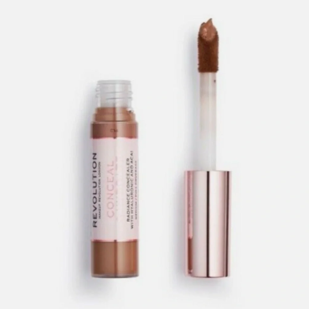Revolution Conceal & Hydrate Concealer - C14